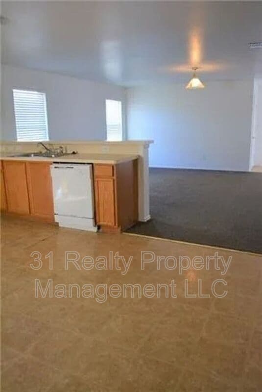 Building Photo - 6937 Tessla Dr