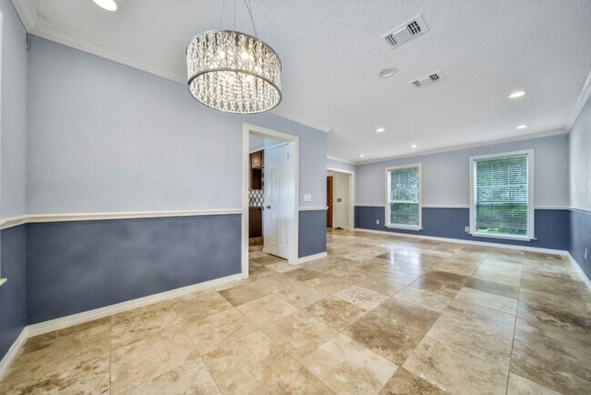 Building Photo - 3006 Mesquite Dr