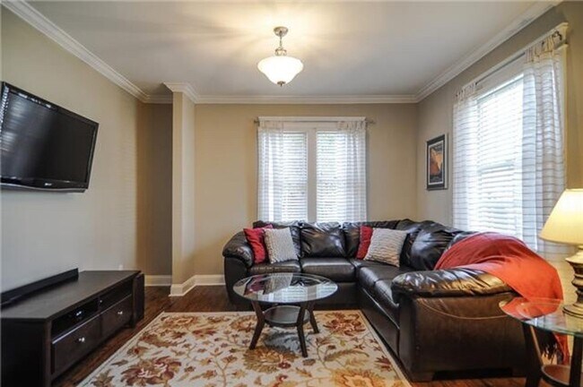 Building Photo - Charming East Nashville Home – Walkable to...