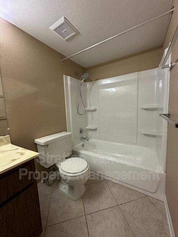 Building Photo - 10203 N 7th Pl