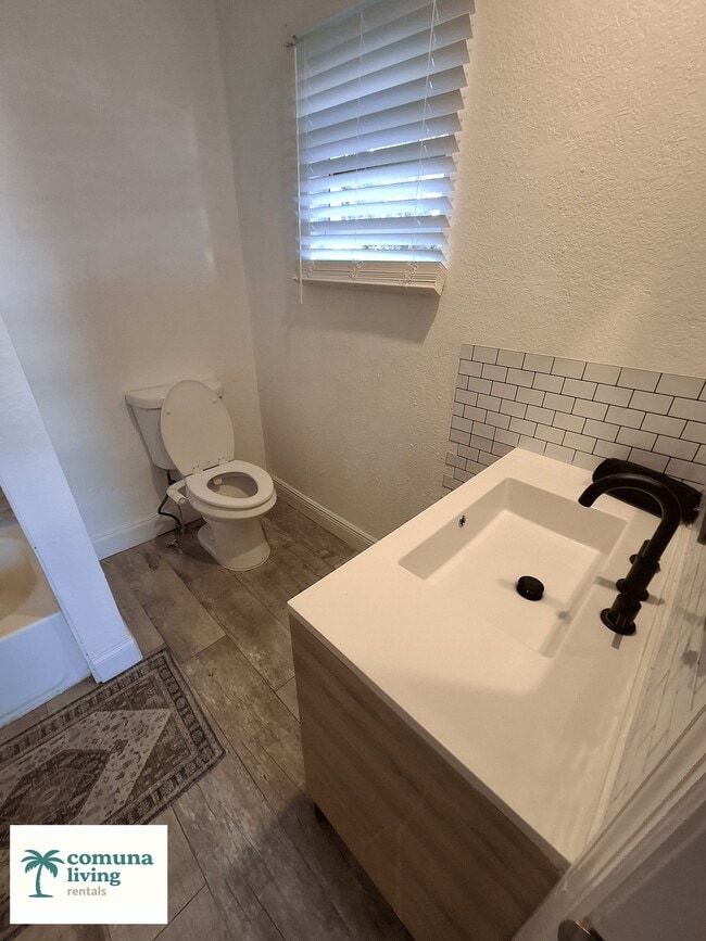 Foto del edificio - 1345 NE 5th Terrace