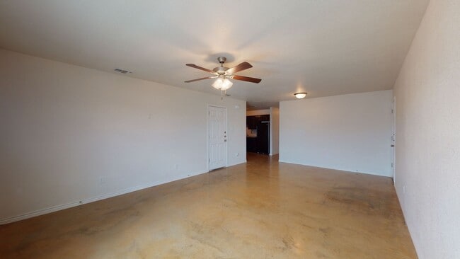 Building Photo - FREE JANUARY RENT!!!! PRICE IMPROVEMENT ONLY $1,295 !!!!