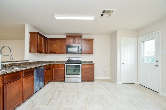 Foto del edificio - 17119 Hawks Landing Dr