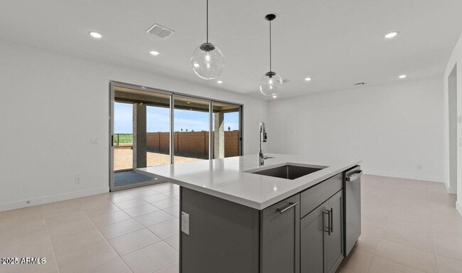 Foto del edificio - 8018 W Griswold Rd