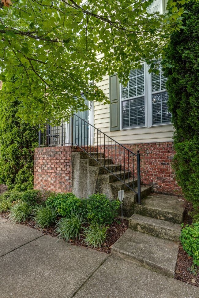 Foto del edificio - Beautiful Lenox Village Townhome!