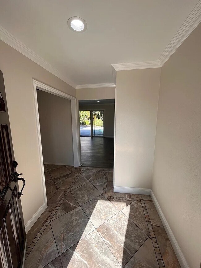 Foto del edificio - 8216 Glade Ave