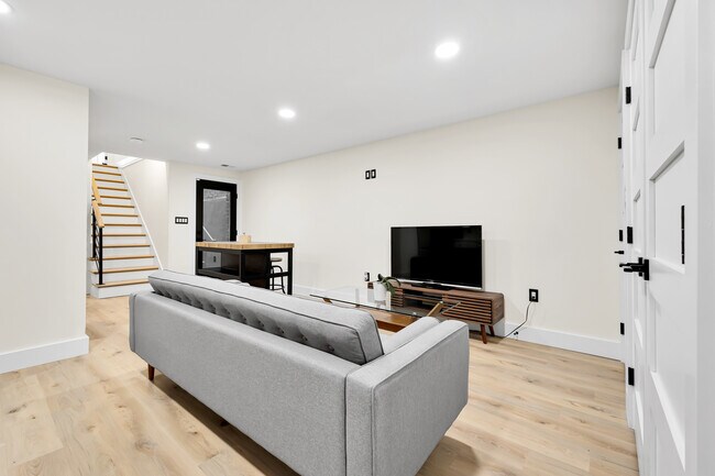Foto del edificio - 8 Quincy Pl NE