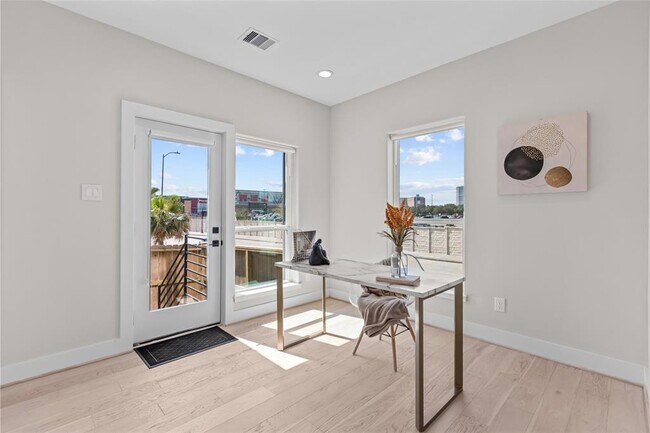 Foto del edificio - 2509 N MacGregor Way