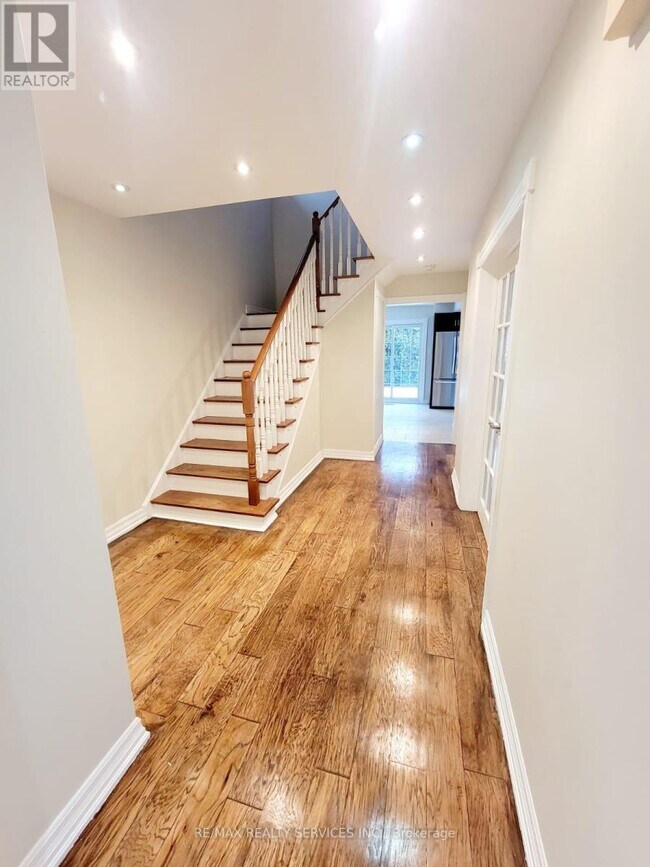 Photo du bâtiment - 15 Chipmunk Crescent