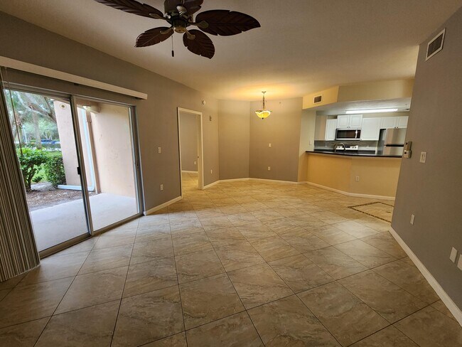 Foto del edificio - 5060 Fairways Cir