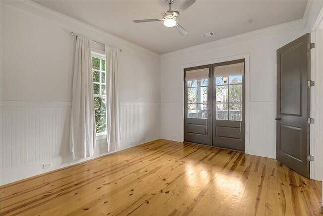 Building Photo - 10559 Serenbe Ln