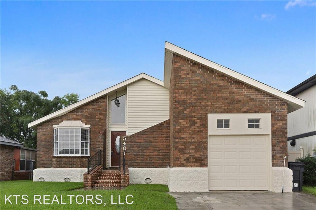 4 br, 2 bath House 5401 Dr House Rental in New Orleans, LA