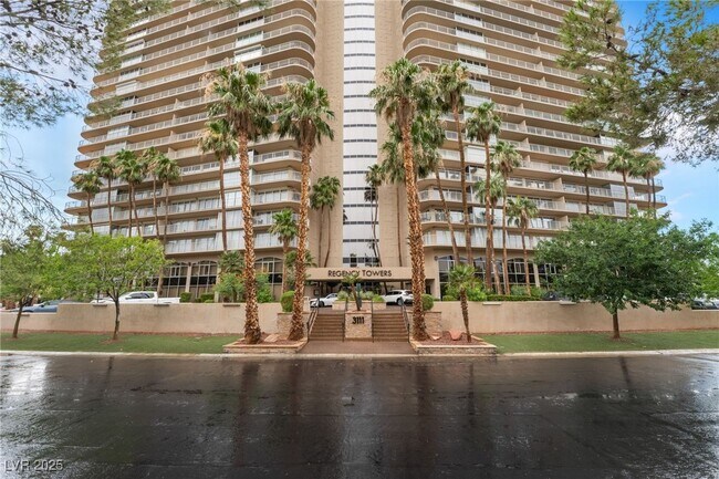 Building Photo - 3111 Bel Air Dr