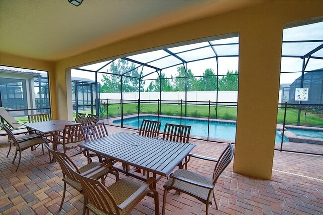 Foto del edificio - 8809 Rhodes St