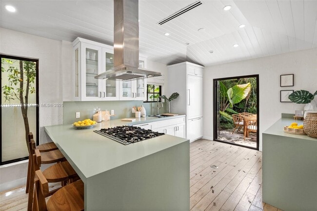 Foto del edificio - 4640 N Bay Rd