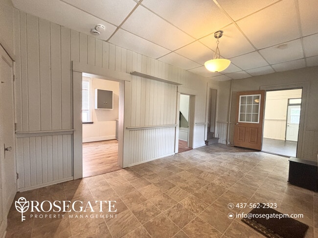 Building Photo - All-Inclusive 2-Bedroom + Den Semi-Detached Home with 4 Parking Spaces – Barrie