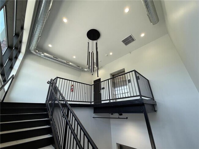 Foto del edificio - 215 Wilson Mills Rd