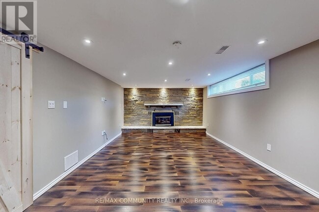 Building Photo - 143 Hiscock Blvd