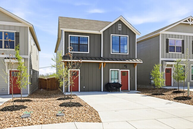 Building Photo - 10239 Briarwood Nook