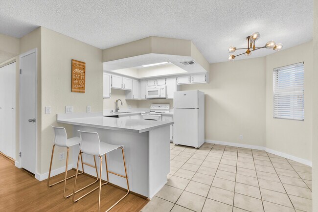 Foto del edificio - 924 Falconhead Ln