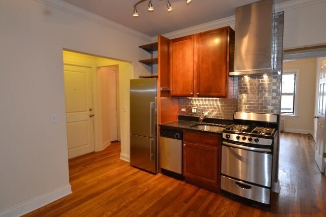 Foto del edificio - 746 W Addison St