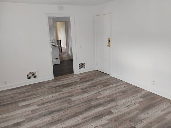 Foto del edificio - 238 E Beechwood Ave