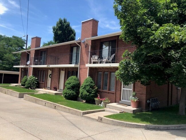 Foto del edificio - 704 S Orch Dr