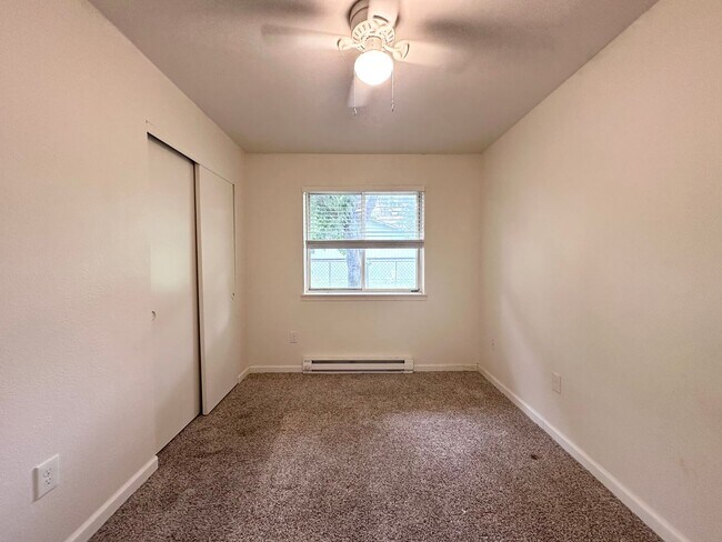 Foto del edificio - 2 Bedroom 1 Bath with utilities included!