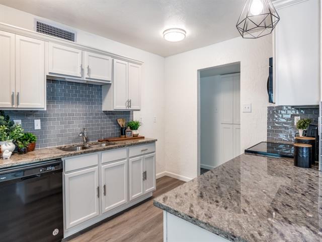 Foto del edificio - 134 W Way Dr