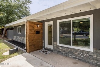 Building Photo - 1509 E Rancho Dr