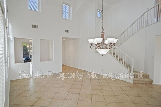 Foto del edificio - 24022 Via Vista