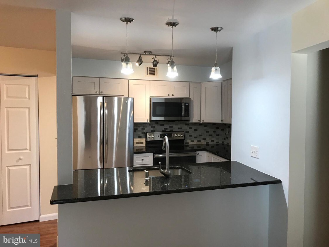 Foto principal - 5809 Royal Ridge Dr