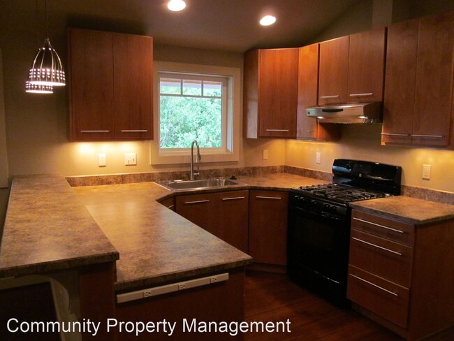 Building Photo - 3 br, 2 bath House - 92338 Willow Rd.