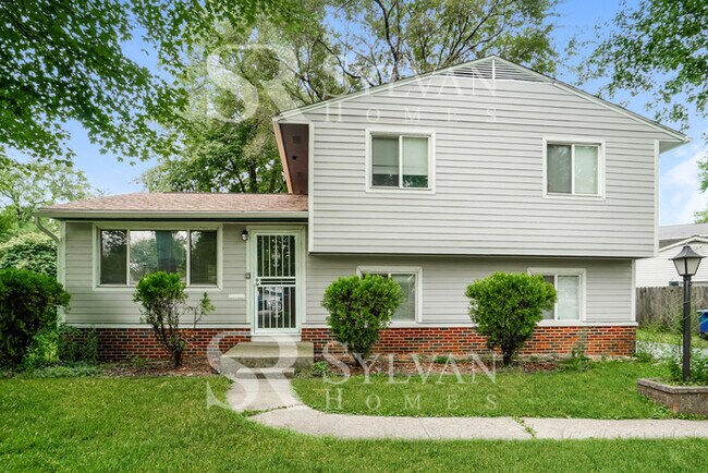 Foto del edificio - Spacious 4BR 1.5BA Home