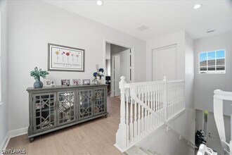 Building Photo - 7842 Hawthorne Dr