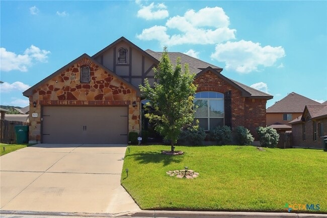 Building Photo - 802 Valentino Dr