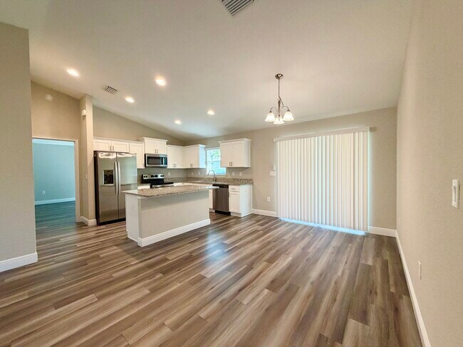 Foto del edificio - 210 Marion Oaks Ln