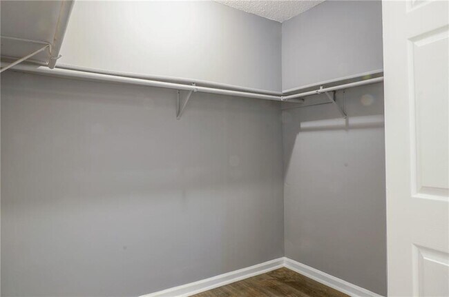 Foto del edificio - 3575 Oakvale Rd