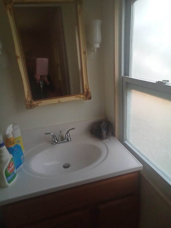 Foto del edificio - 8124 Eagle Dr