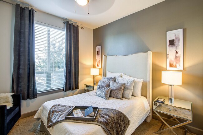 Foto del edificio - Free flowing Uptown Studio