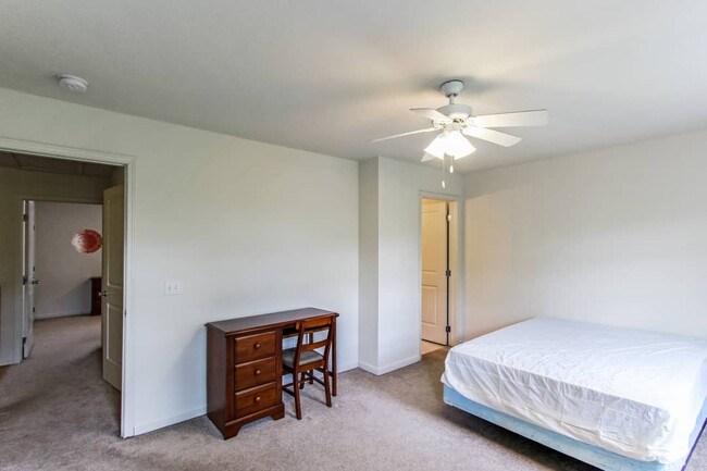 Building Photo - 5205 Teaberry Ln
