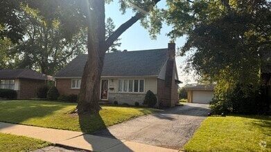 Building Photo - 8937 Southfield Dr