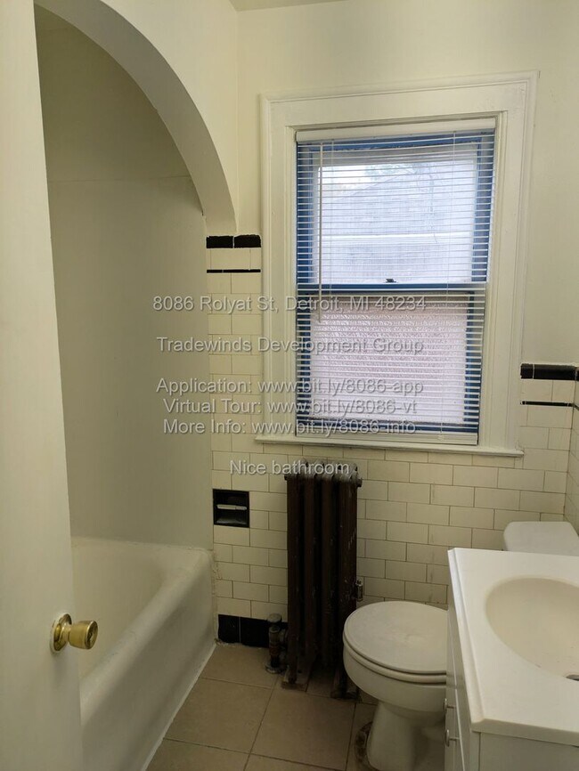 Foto del edificio - 8086 Roylat 3bed/1 bath with formal dining...