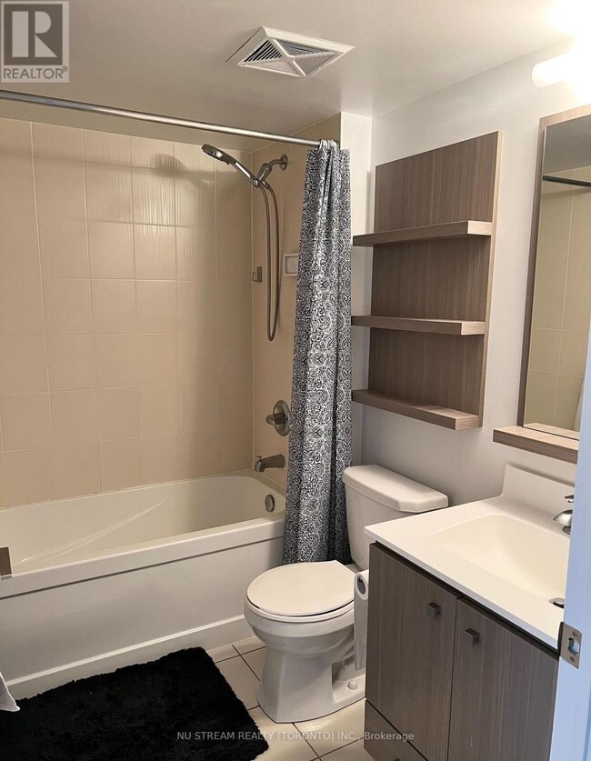 Building Photo - 275 Yorkland Rd