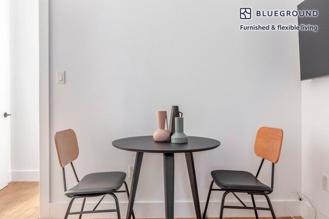 Building Photo - 1290 1st Ave