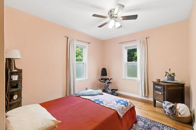 Building Photo - 2996 Woodbine Pl