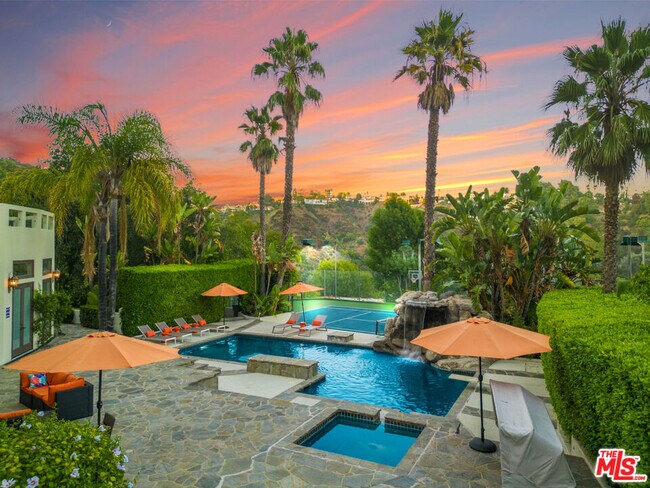 Foto del edificio - 11037 Anzio Rd