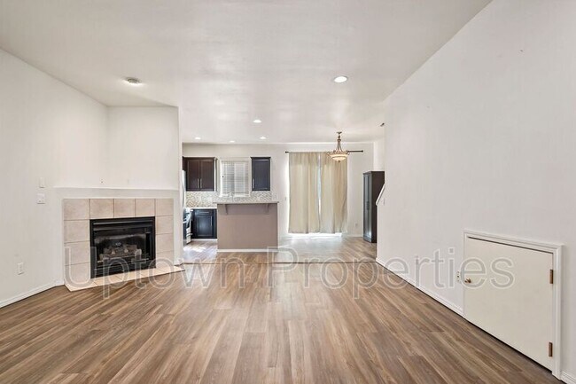 Foto del edificio - 9284 SW Sweek Dr