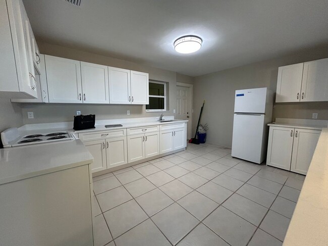 Foto del edificio - 1740 Ocean Shore Blvd