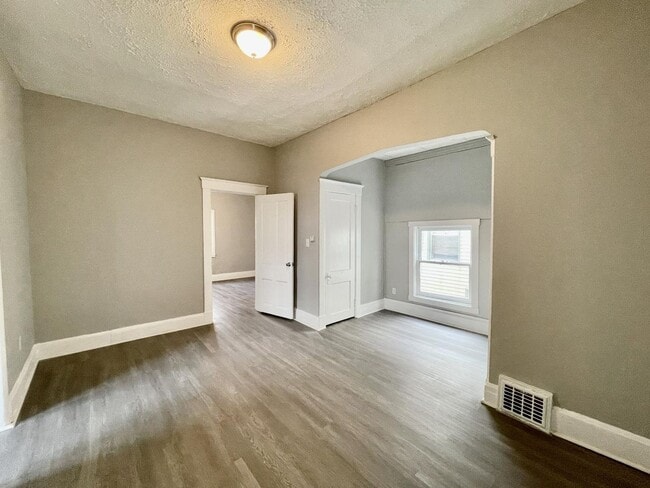 Building Photo - 609 McKinney Ave